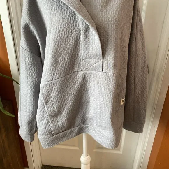 LIV Outdoor Hoodie Women’s Size XL Gray Pullover Snap Button - Picture 3 of 9